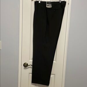 Charcoal Grey Pleated Dress Pants with Classic Straight-Leg Cut and Cuffs